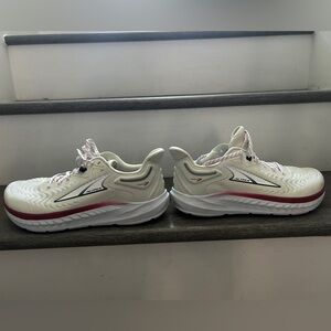 Women’s Torin 7 Road-Running Shoe (10.5)